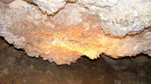 Black Hills Caverns