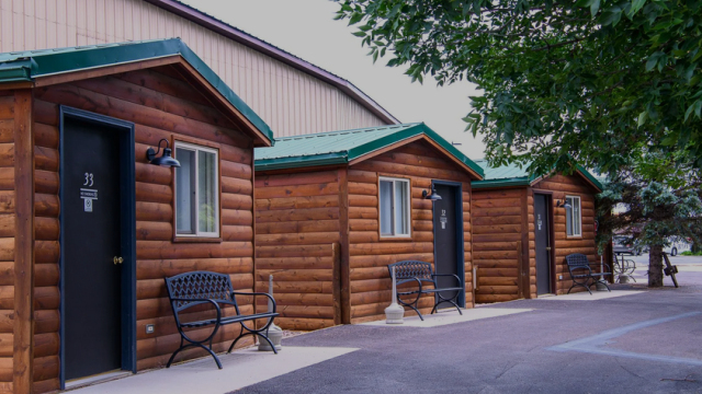 Hansen Inn & Cabins