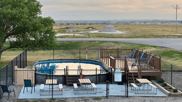 Badlands Hotel & Campground