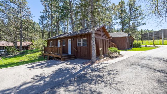 Rockerville Lodge and Cabins